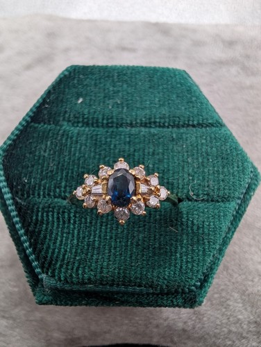 18ct gold diamond and sapphire - diamond,