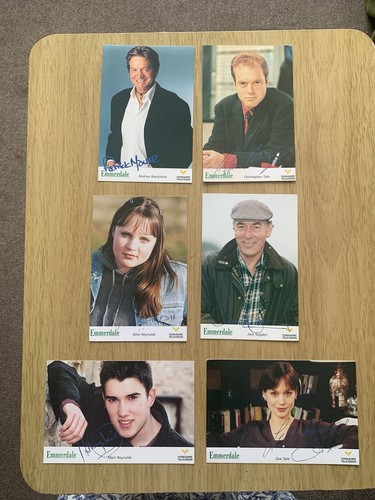 Emmerdale cast autograph - 6,