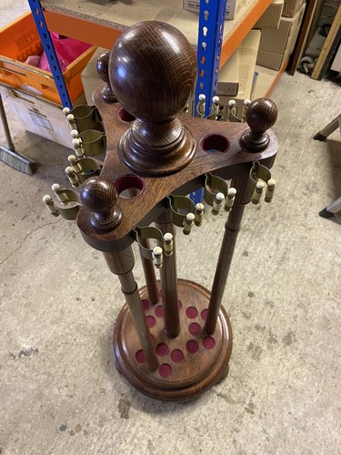 Revolving snooker cue holder - revolving,