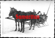 I11/13 WW2 ORIGINAL PHOTO OF GERMAN WEHRMACHT SOLDIERS SIT ON HORSE-DRAWN SLEIGH