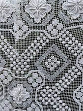 Lace Table Cloth Cream , a nice weight and In Great Condition