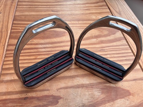 Mountain horse stirrup control - horse,