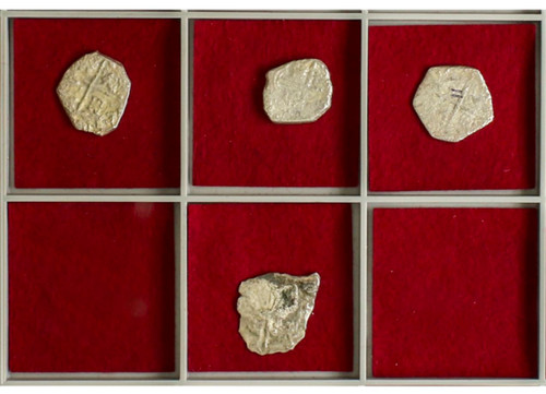 Pirate treasure shipwreck - &,