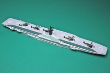 TRIANG MINIC SHIP HMS BULWARK as COMMANDO CARRIER + 5 Camo HELICOPTERS Replica