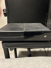 Xbox 1 500GB Comes With