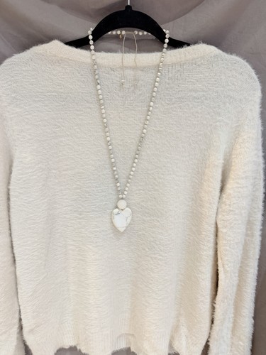 Lola rose howlite - lola,