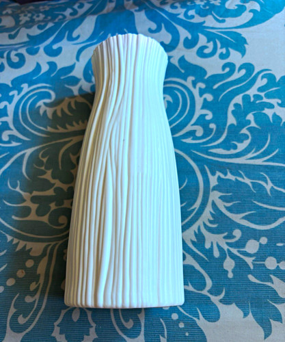 White ribbed textured - ribbed,