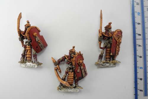 Tomb guard metal - guard,