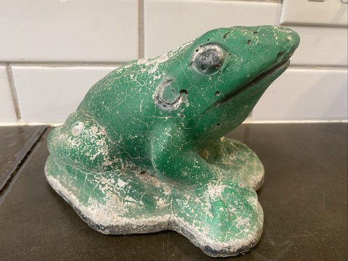 Weathered chippy paint - weathered, frog