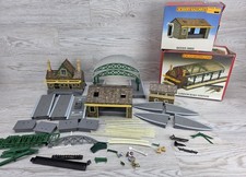 HORNBY RAILWAYS R331 LONDON ROAD STATION + GOODS SHED NOT COMPLETE SET PLATFORMS