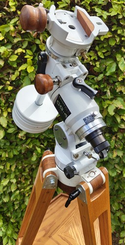 Telescope mount tripod for