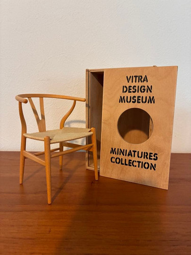 Vitra miniatures ch24 wishbone - vitra,