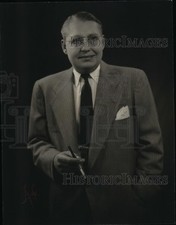 1960 Press Photo Maxwell Gruber-businessman and an attorney - cvo04107