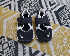 EUC Little Boys Girls Nike Air Rift Trainers Sandals size 2.5 Infant Baby
