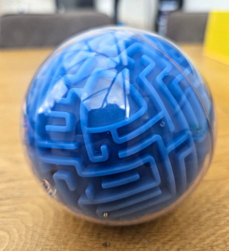 Fun blue maze ball puzzle - blue,