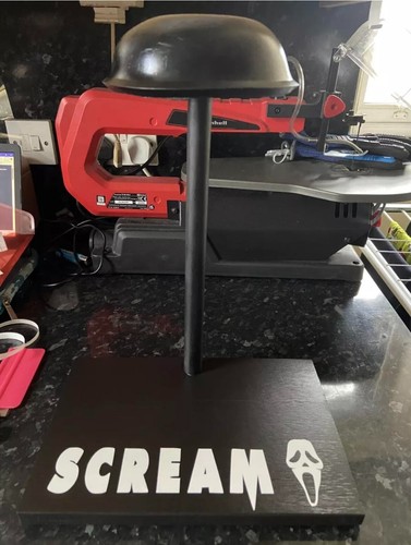 Ghostface scream mask stand - scream,