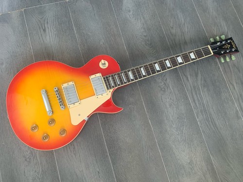 Vintage v100 guitar sunburst - vintage, guitar,