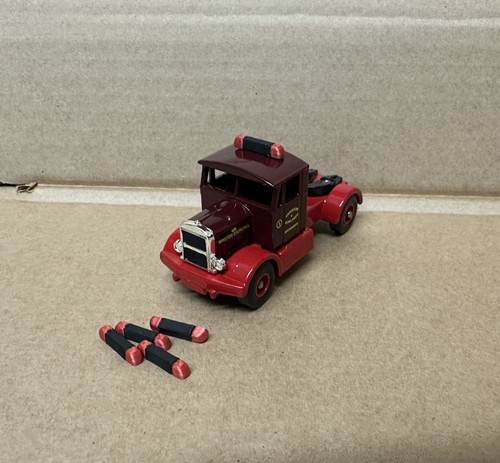 Scale red black - 1/76,