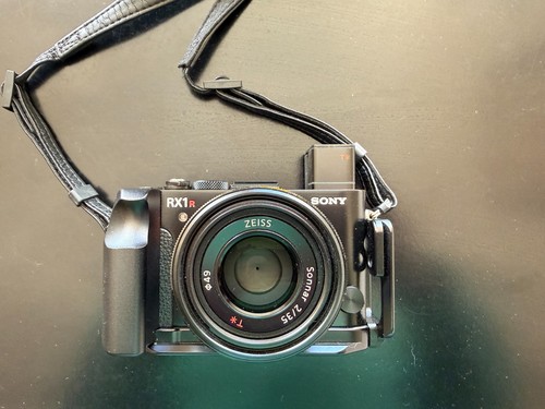 Sony rx1r 4mp zeiss lens - sony, 42.4mp