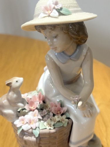 Lladro hello little squirrel - little,