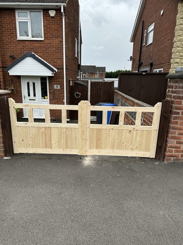 Redwood cottage style gates - redwood,