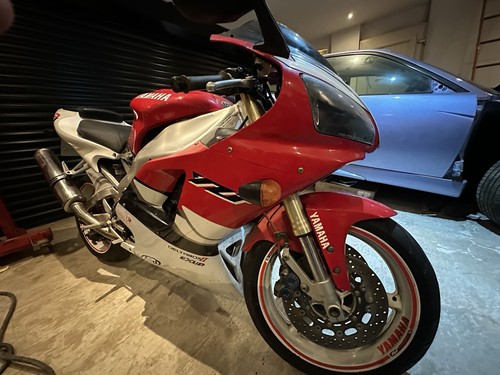 Yamaha yzf 4xv breaking - yamaha,