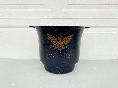 Antique cast iron pot gypsy - cast,