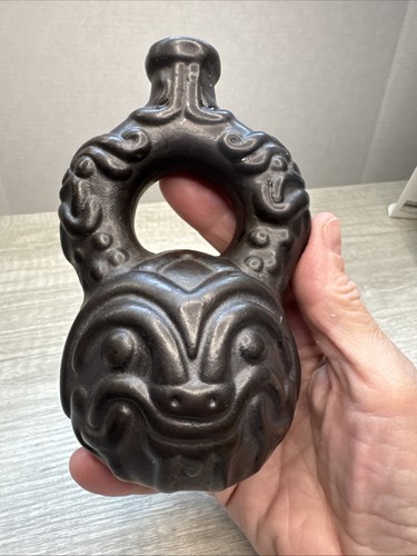Pre columbian pottery - ,