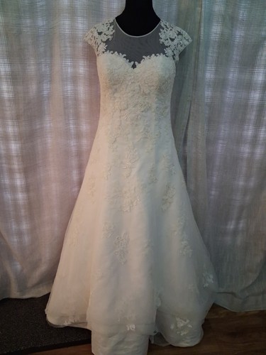 Wedding dress size - 14, ivory