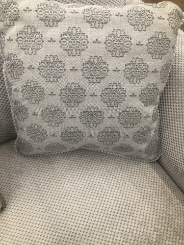 Grey damask jacquard scatter - grey,