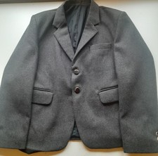grey wool kilt jacket. 42