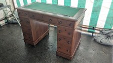 Antique Victorian pedestal