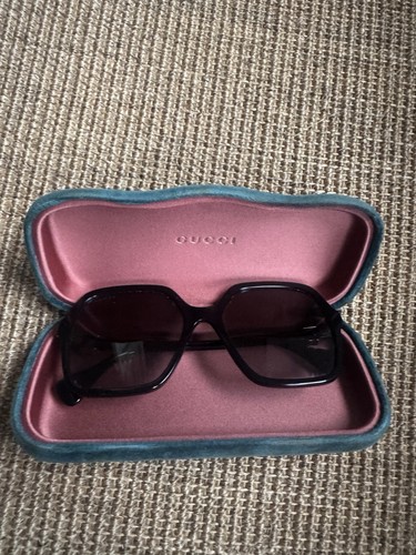 Gucci black framed sunglasses - black,
