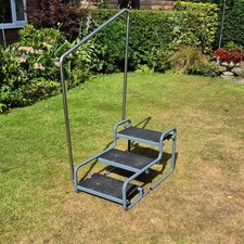 3 Tread Step with detachable Handrail