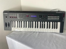 Yamaha MX49 BK Music