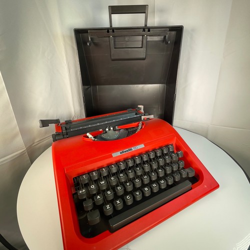 Olivetti 110 manual typewriter - 110,