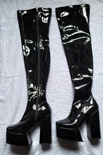 Lamoda black vinyl patent