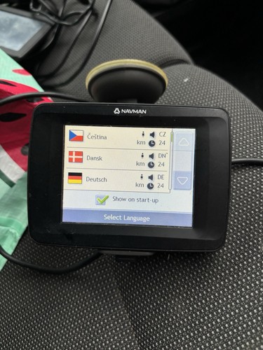 Navman sat nav - sat, maps