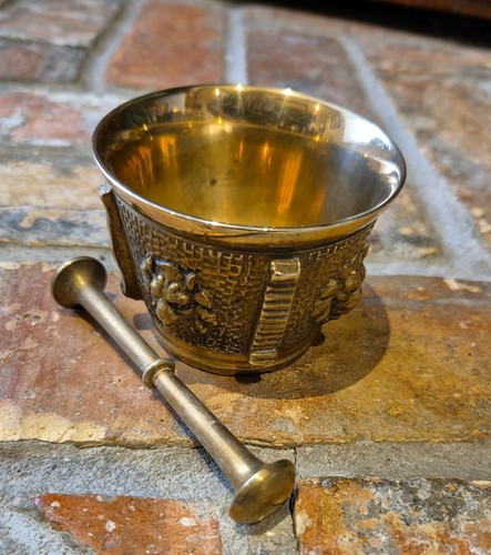 Vintage heavy cast brass - cast, lion