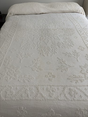Vintage bedspread matelasse - bedspread,