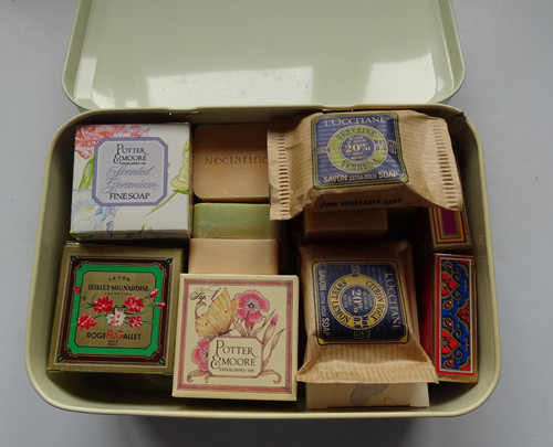 Lot guest soaps potter - of,
