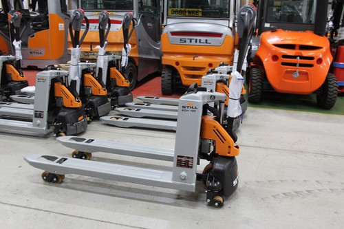 Still electric pallet truck - pallet,