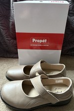Propet Womens Size 11 XX (4E)