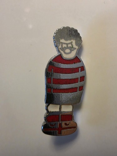 Dennis the menace pin - dennis, badge