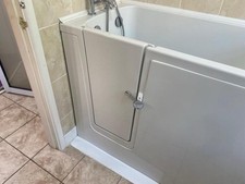 Walk in mobility bath Step Entrance