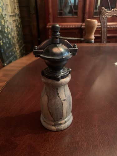 Antique style pepper - antique-style,