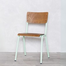 GREEN STACKING CHAIR VIBRANT