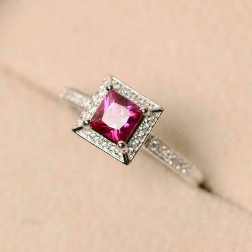 Princess cut pink sapphire - pink,