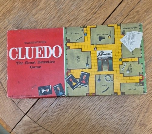 Vintage 1970 cluedo board - vintage,