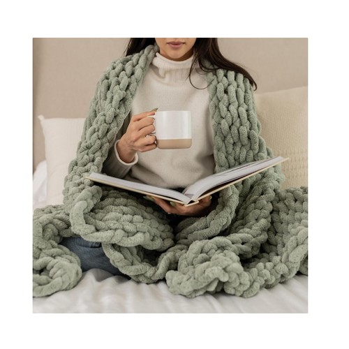Chunky knit blanket - knit, sage